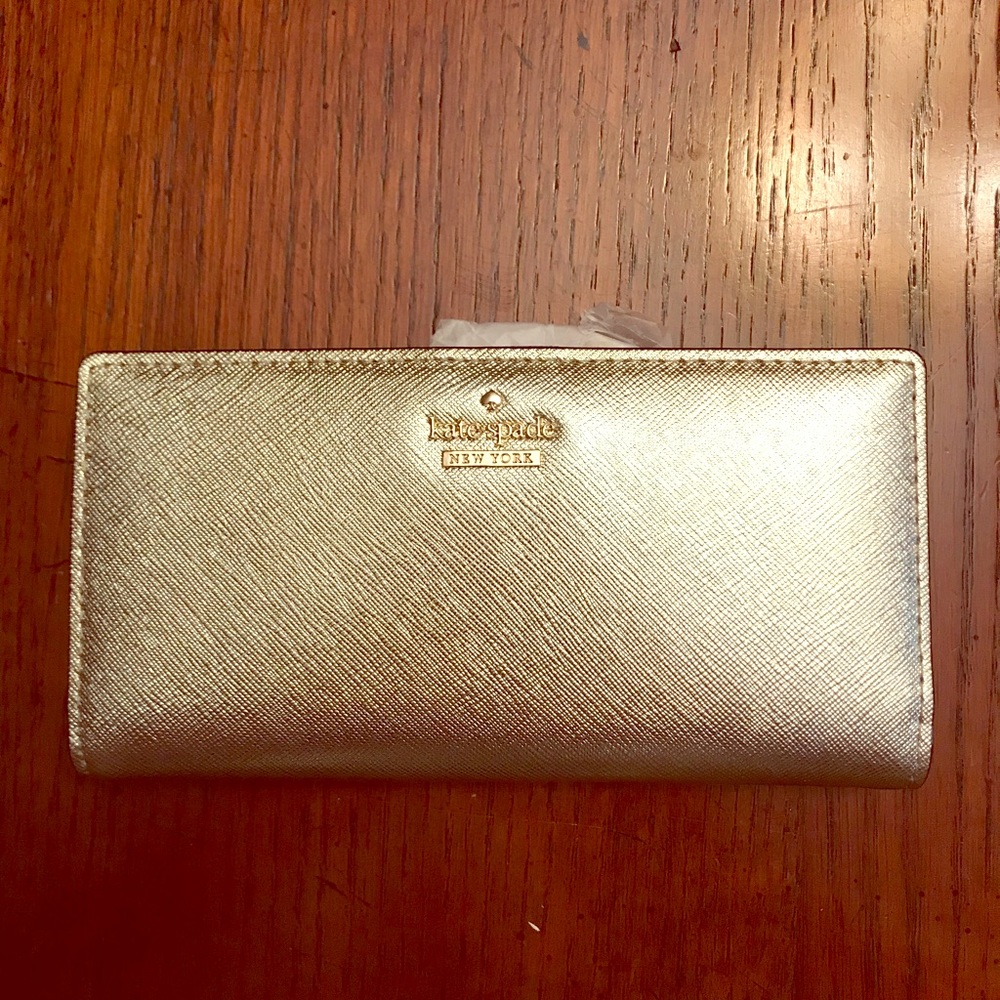 Kate Spade Cameron Street wallet ❤️